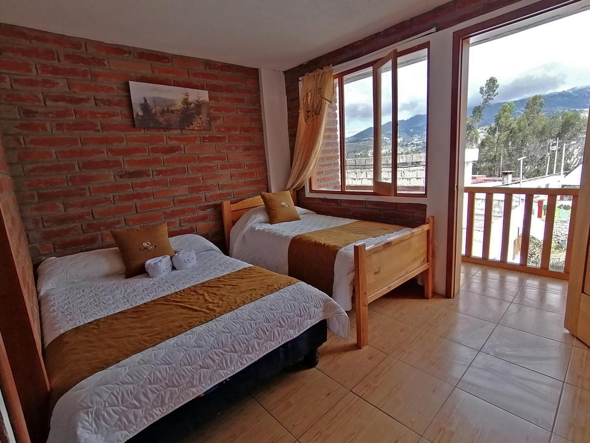 Lagoon Hotel Chugchilan Bagian luar foto