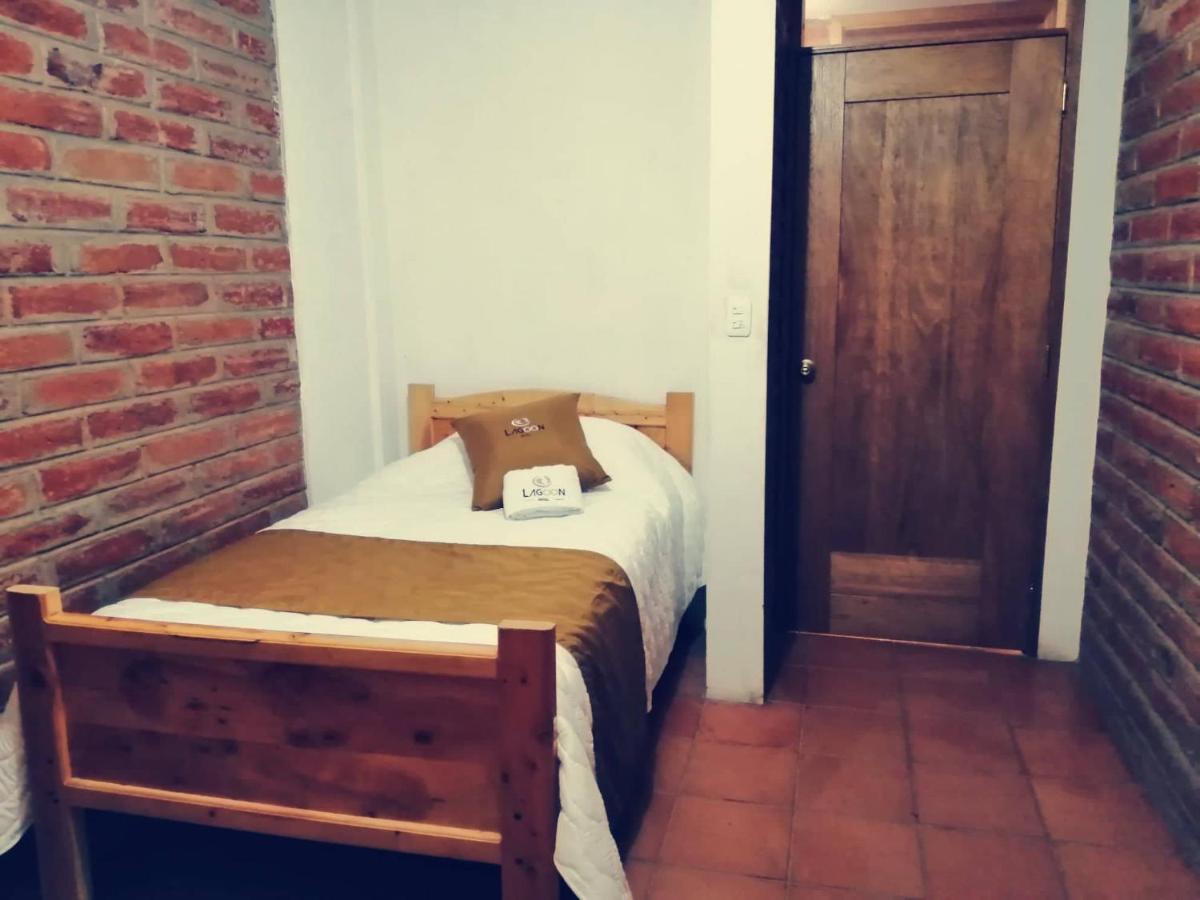 Lagoon Hotel Chugchilan Bagian luar foto